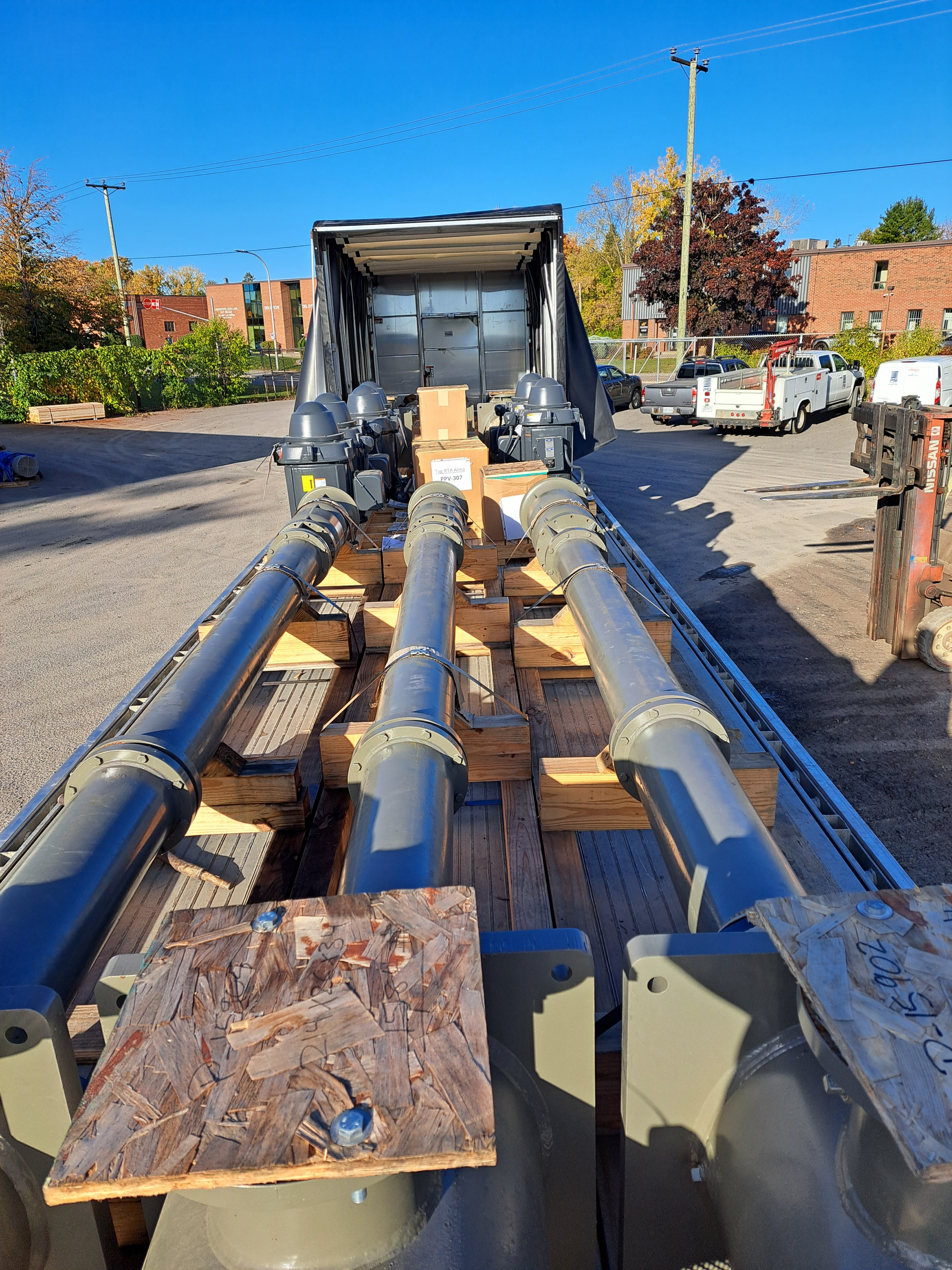 Beau Projet - 12 pompes à turbines verticales Flowserve VTP